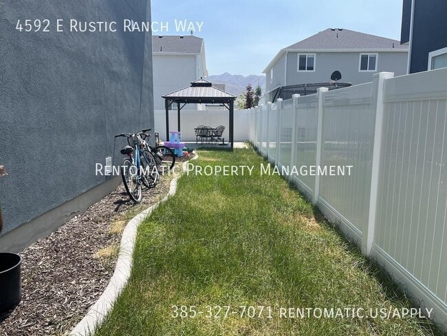 Building Photo - 4592 Rustic Ranch Way