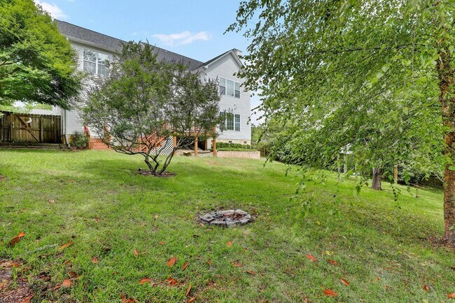 Building Photo - 1010 Meridian Dr
