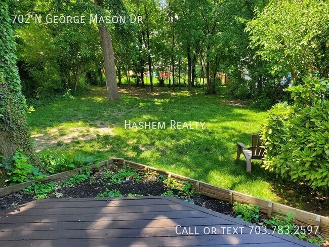 Building Photo - 702 N George Mason Dr