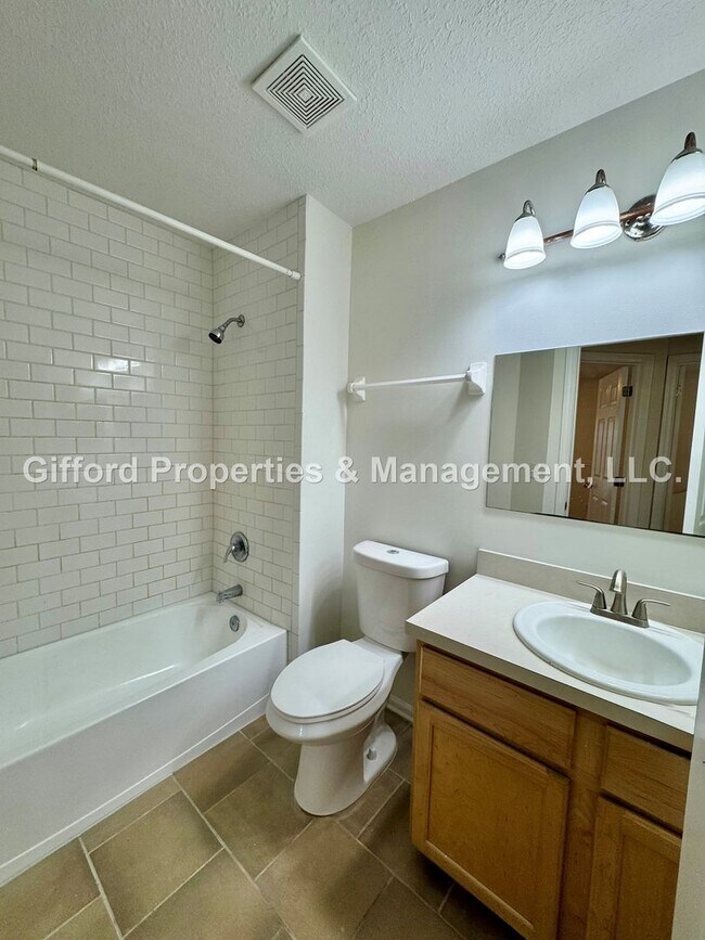 Building Photo - Beautiful 4 Bedroom / 2 Bathroom Harbor Winds Home w/ Solar Panels