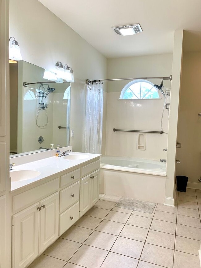 Building Photo - 3BD/2BA House for Lease in Rolling Meadow - Denham Springs