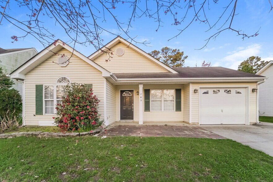 Primary Photo - 785 Sir Raleigh Dr