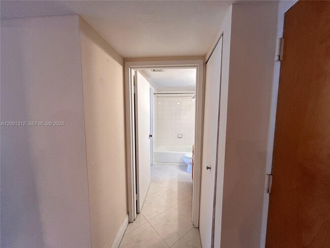 Building Photo - 7601 E Treasure Dr