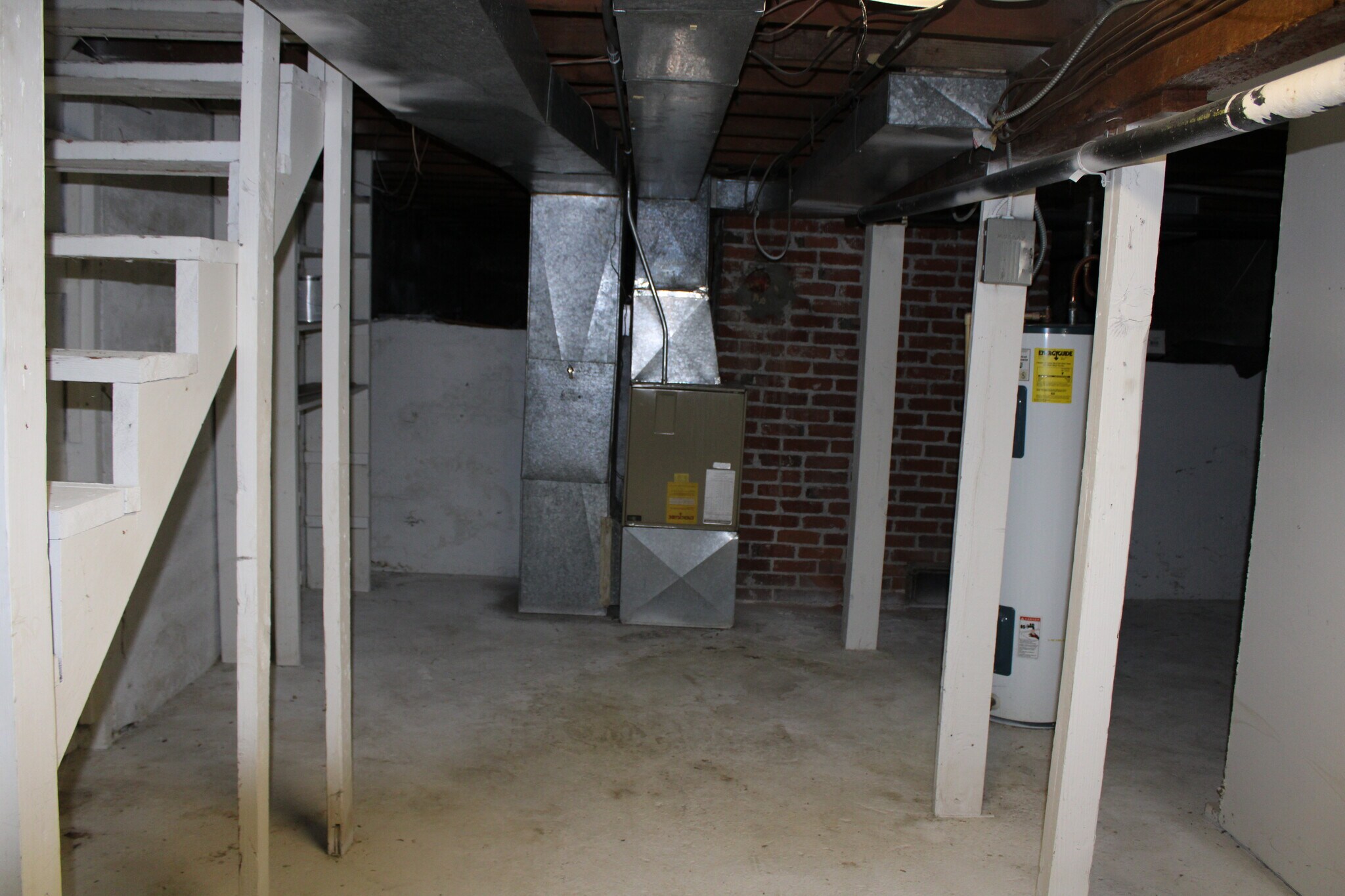 Building Photo - 710 Monroe St