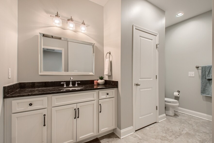 Upstairs Bath with granite! - 1608 Hampshire Plz