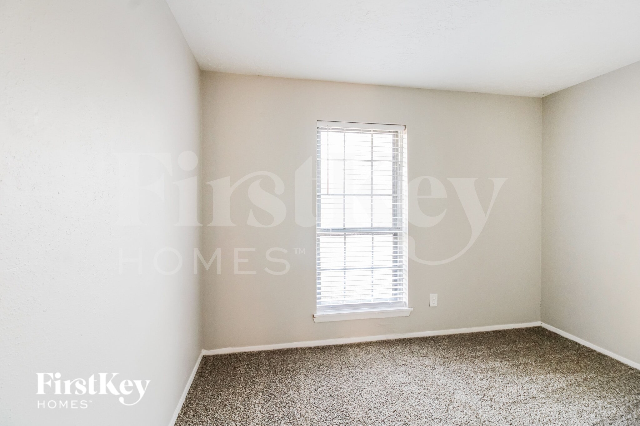 Building Photo - 9806 Charmont Rd