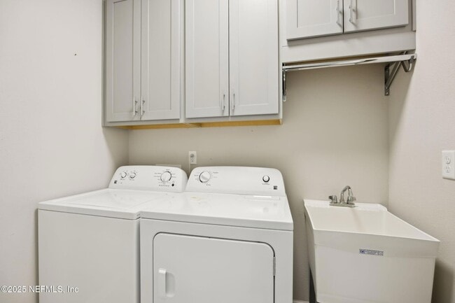 Building Photo - 2719 Chapman Oak Dr