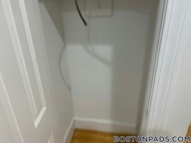 Building Photo - 140 Boylston St