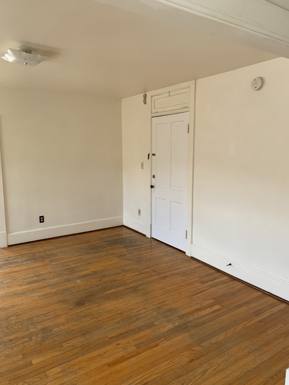 Building Photo - 312 N Linn St
