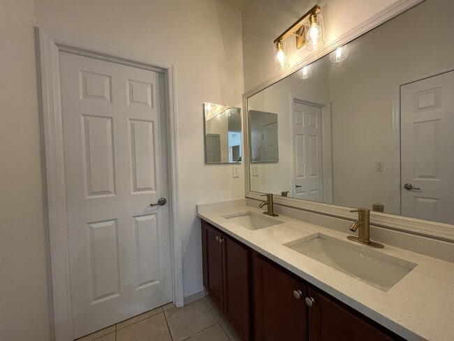 Building Photo - 3096 NW 29th Ct