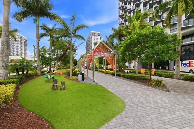 Building Photo - 5300 Paseo Blvd