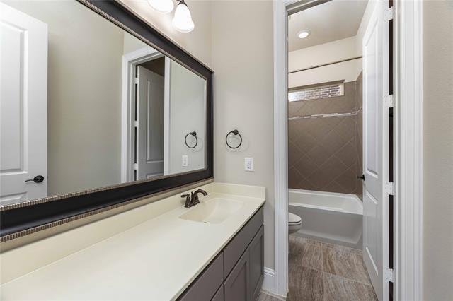 Building Photo - 3025 Hurstwood Dr