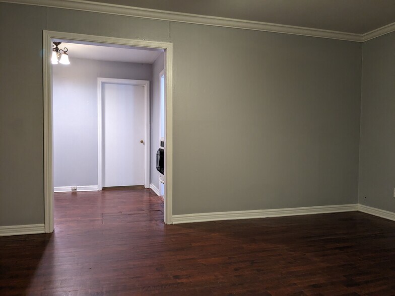 Living Room - 1114 N 35th St