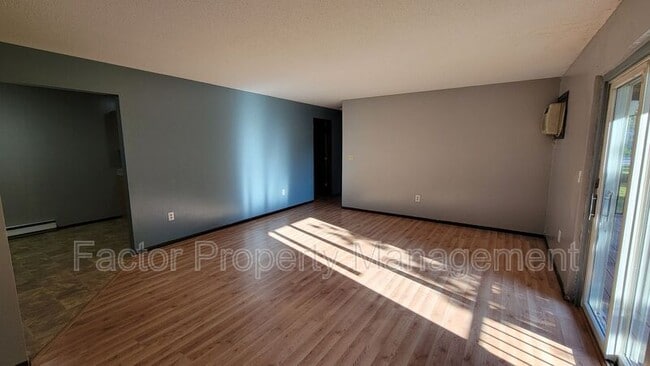 Building Photo - 418 Allan Ave