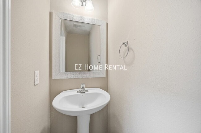 Building Photo - 8813 Elm Drake Ln