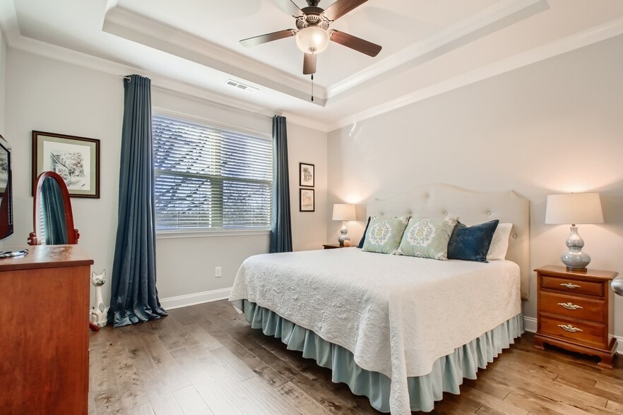 Primary Bedroom (DOWN) with tray ceiling - 1608 Hampshire Plz