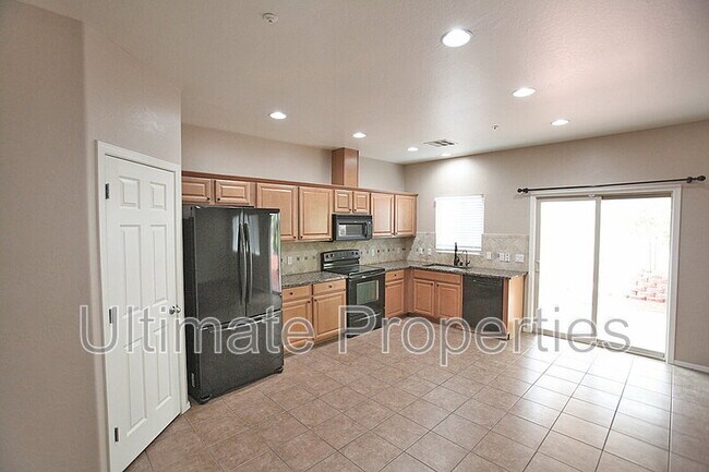 Building Photo - 8856 W Aster Dr