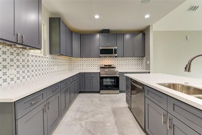 Building Photo - 1513 Sherl St