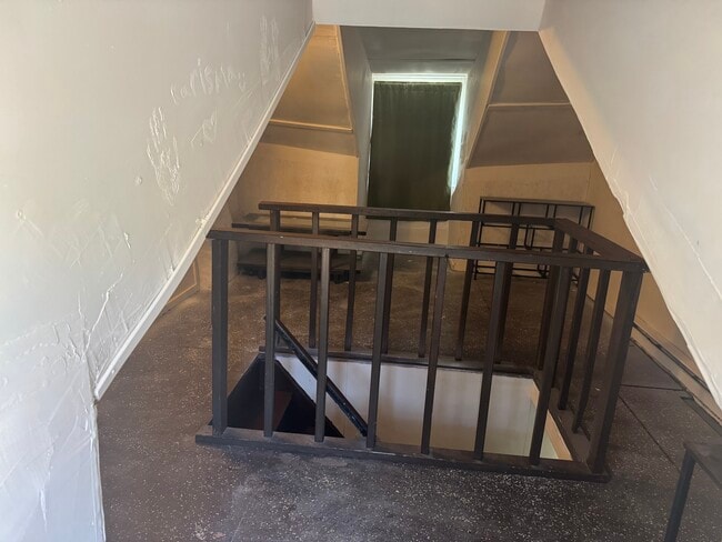 Building Photo - 1015 Birch St