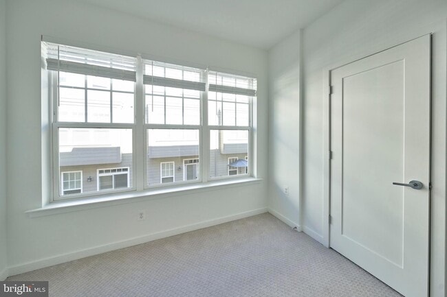 Building Photo - 256 Bluemont Branch Terrace SE