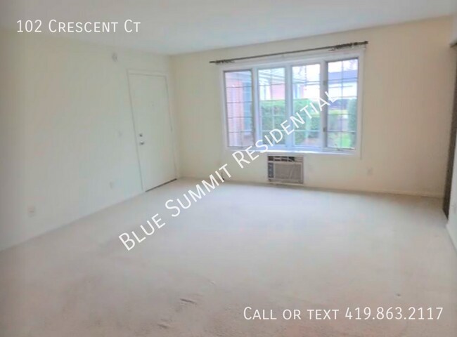 Building Photo - 102 Crescent Ct