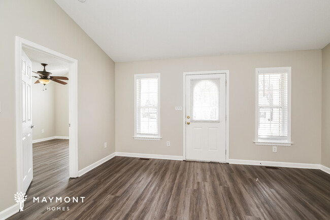 Building Photo - The Most Charming Thomasville Home!