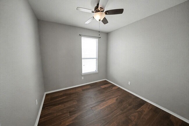 Building Photo - Beautiful Home in the Highly Desirable Ala...