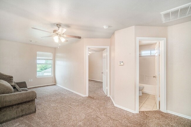 Building Photo - 542 Mast Ct