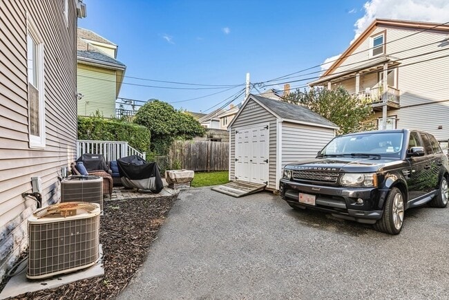 Building Photo - 33 Wisconsin Ave