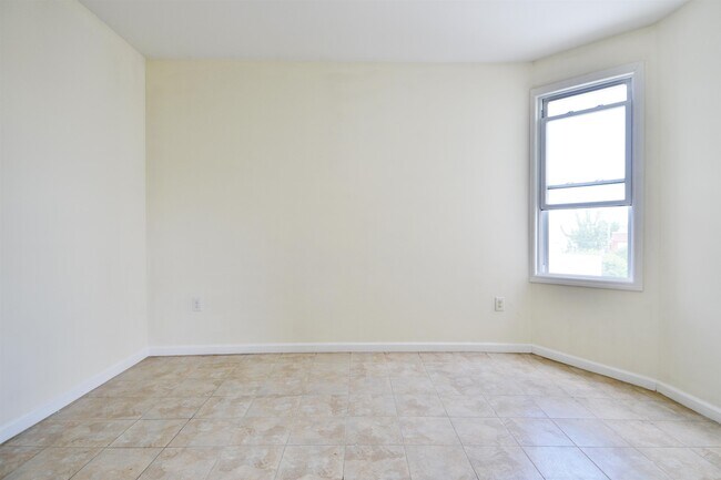 Building Photo - 459 Broadway