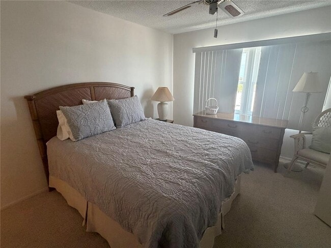 Building Photo - 1400 Tarpon Center Dr