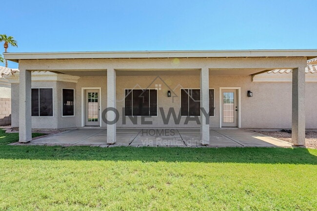 Building Photo - 760 N Swan Dr