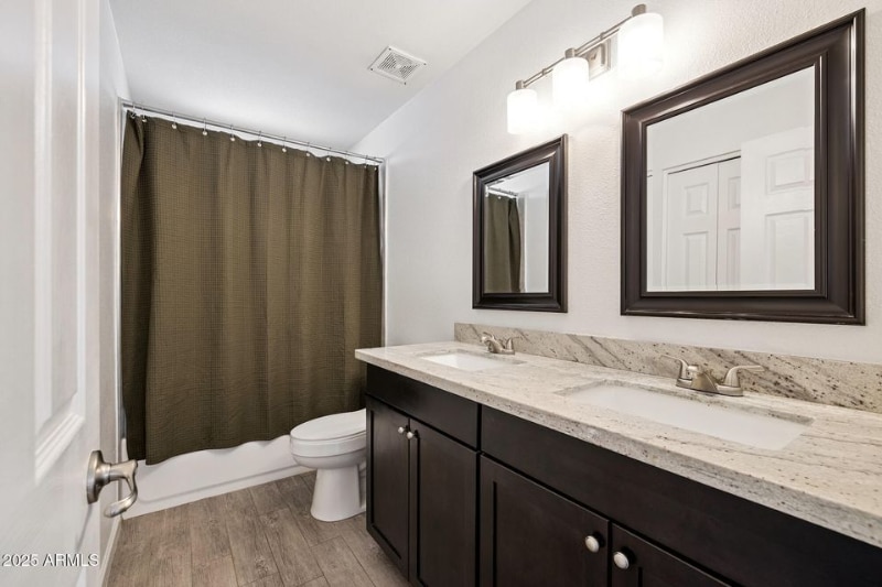 Building Photo - 4613 S Rita Ln