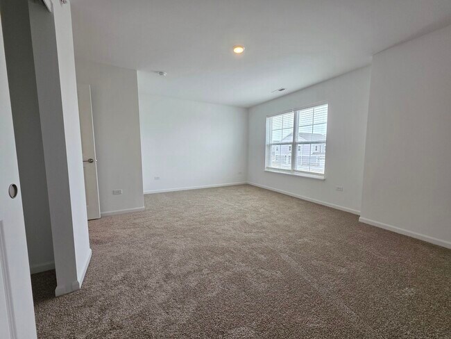 Building Photo - 458 Hathaway Ln