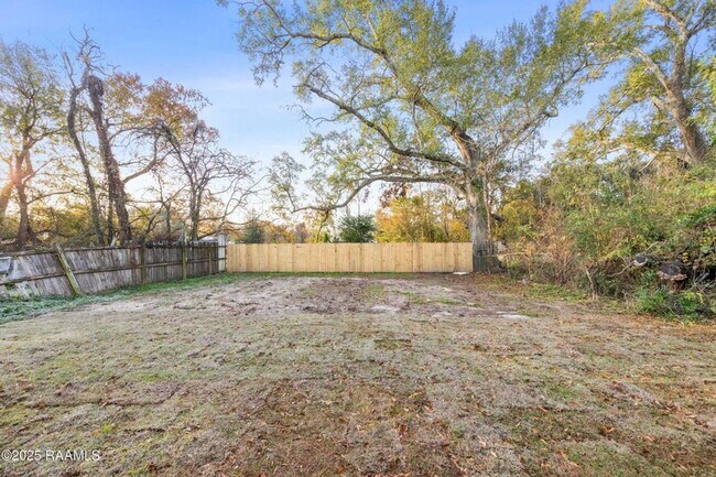 Building Photo - FOR RENT in LAFAYETTE!