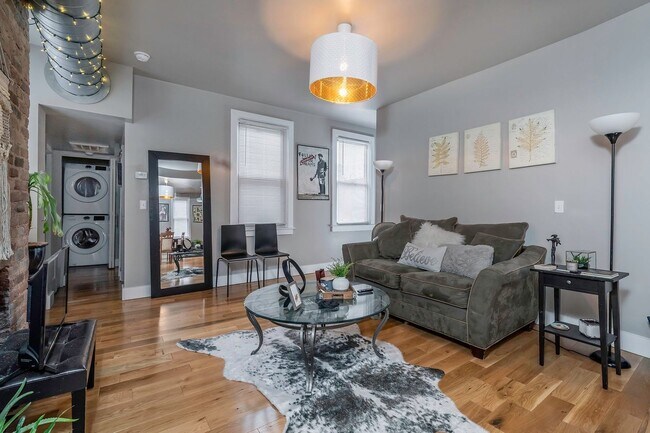 Building Photo - 1418 High St