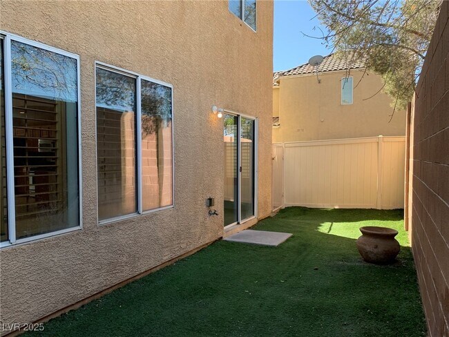 Building Photo - 8461 Spencer Canyon St