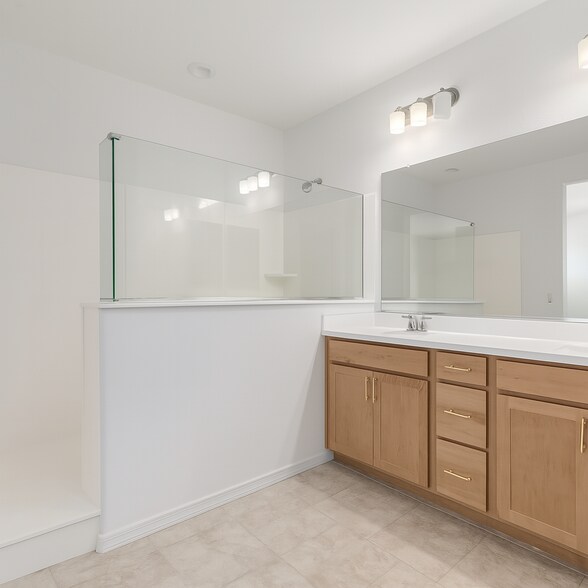 Super walk-in shower in master bath - 10223 W Piccadilly Rd