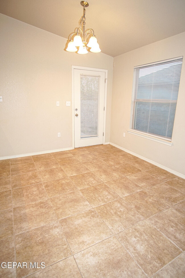 Building Photo - 10692 Canyon Sage Dr