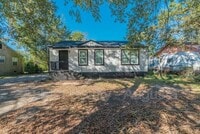 Building Photo - 2524 Rhodes Dr