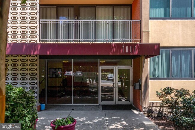 Building Photo - 4 S Van Dorn St