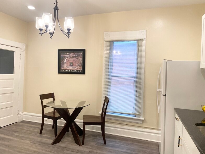 Shared Kitchen - 1372 Neil Ave