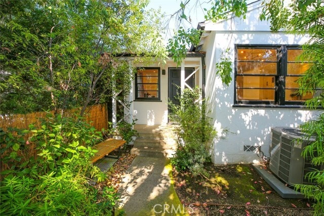 Building Photo - 1113 Amoroso Pl