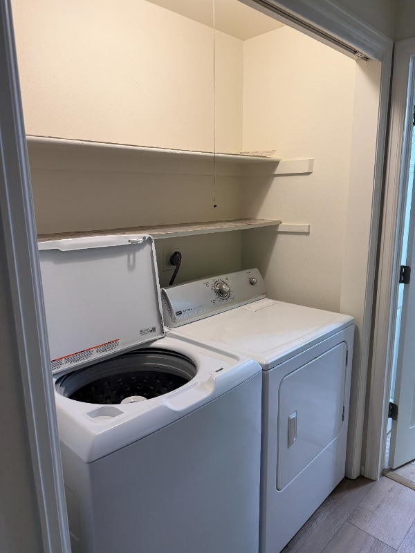 Building Photo - 5868 Newcombe Ct