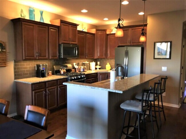 Building Photo - 41439 Ebony St