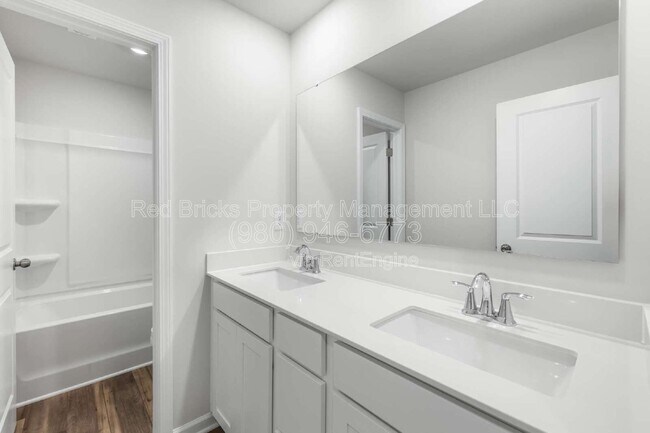 Building Photo - 10154 Chatham Run Ln