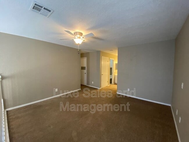 Building Photo - 3200 W Britton Rd