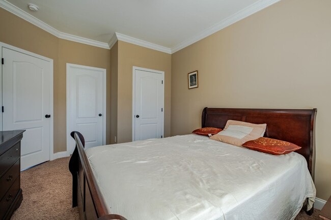 Building Photo - 5773 Highland Grove Dr