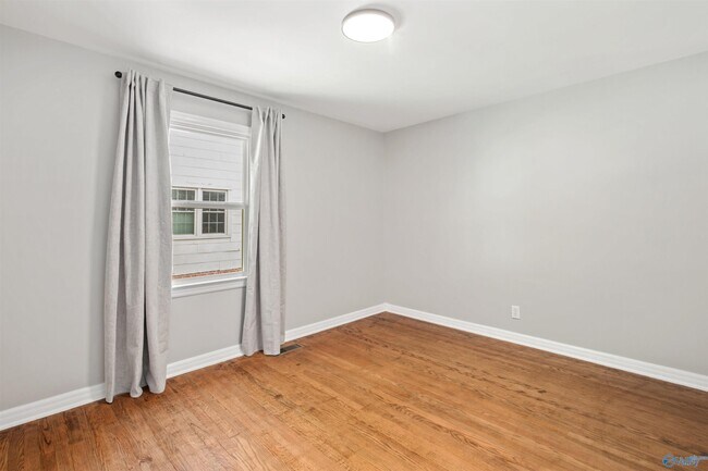 Building Photo - 2209 Gallatin St SW