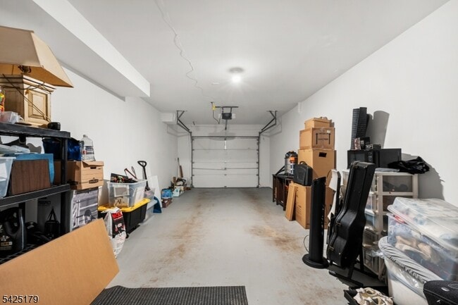 Building Photo - 112 Peapack Rd